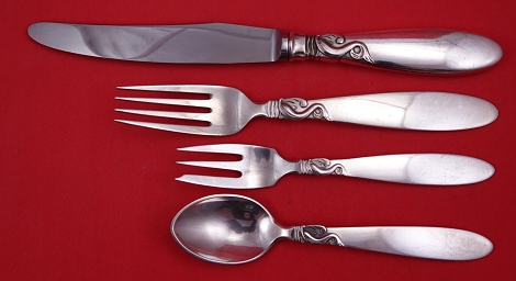 Dinner 4-pc Setting availability based on stock listed below - Dolphin by Frigast - Sterling